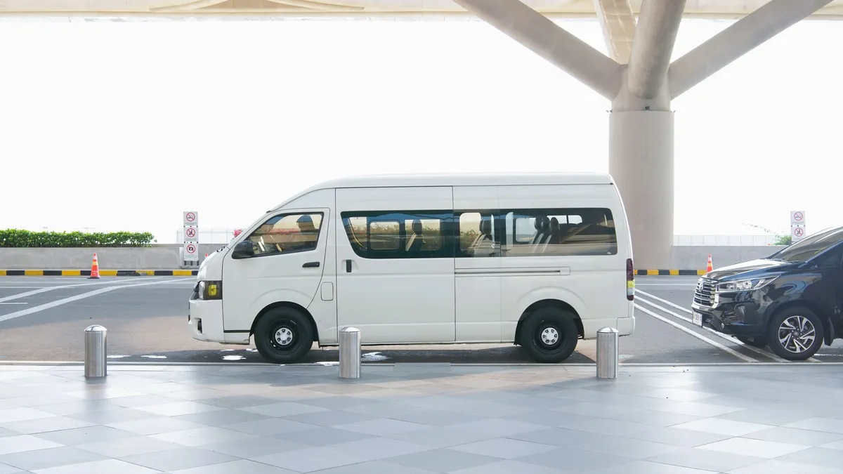 Schiphol Kiss & Ride: Hová álljon meg autóval a fel- és leszállításhoz